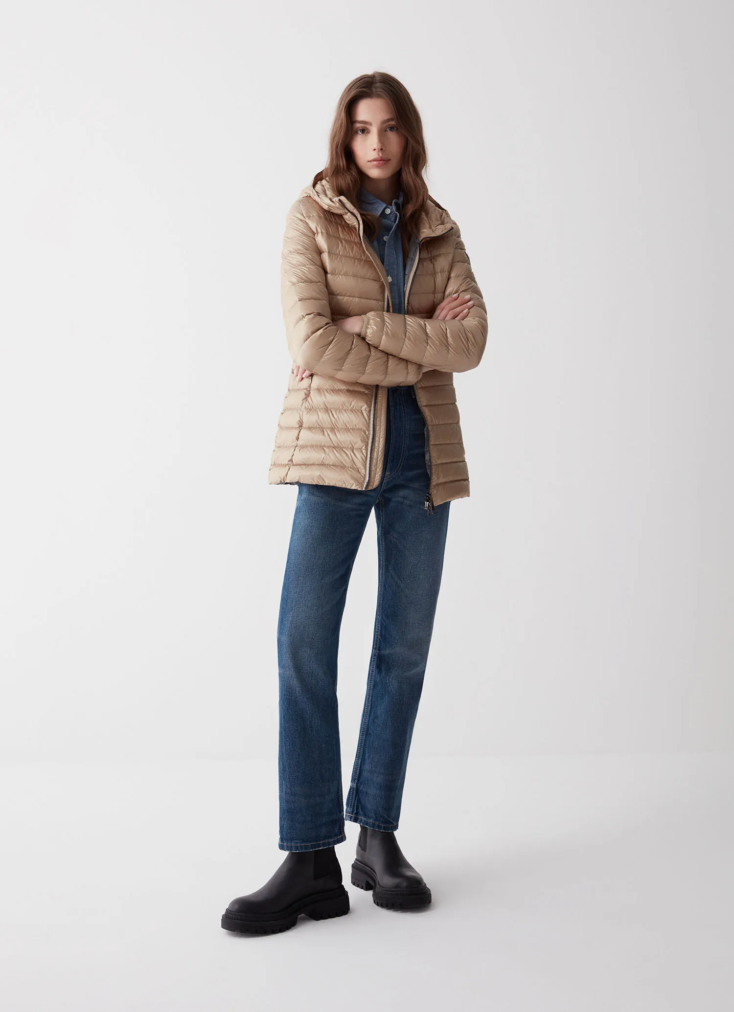 Fitted iridescent down jacket with hood